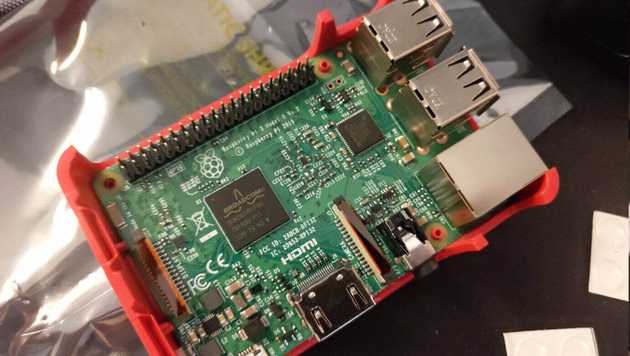 install Raspberry PI 3 on official case